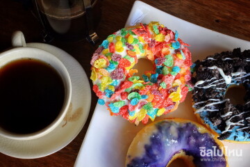 โดนัทโฮมเมดแสนอร่อย : Pink Box Donuts เชียงใหม่