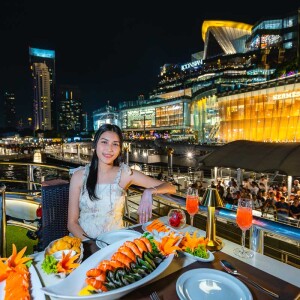 New Year Party COUNTDOWN : Alangka Cruise บุฟเฟ่ต์ดินเนอร์บนเรือหรูล่องแม่น้ำเจ้าพระยา สำหรับ 1 ท่าน