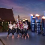 บุฟเฟต์อาหารค่ำพร้อมชมการเเสดงวัฒนธรรมไทย รวมเครื่องดื่ม ที่ Anantara Riverside Resort, กรุงเทพ