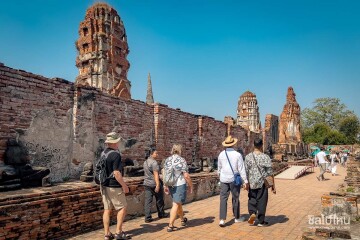 Full Programme Ayutthaya’s Highlights : cycling in the Historical Park, traditional Thai massage, rice barge cruise with lunch or dinner