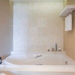Balcony Seaside Sriracha (บัลโคนี ซีไซด์ ศรีราชา) ห้อง Luxury Suite 1 Bedroom 2 ท่าน , ศรีราชา ชลบุรี