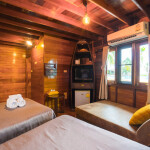 Kaengkrachan Boathouse Paradise Resort (แก่งกระจาน โบ๊ทเฮ้าส์ พาราไดซ์ รีสอร์ท)