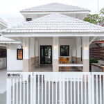 พูลวิลล่าบางแสน : Cozy House Pool Villa สำหรับ 12  ท่าน