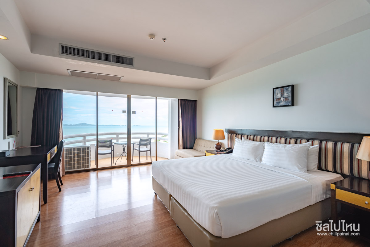 D Varee Jomtien Beach Pattaya (ดีวารี จอมเทียน บีช พัทยา) ห้อง Deluxe Oceanview 2 ท่าน, พัทยา