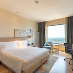 Holiday Inn and Suites Rayong City Centrer (โรงแรมฮอลิเดย์ อินน์ แอนด์ สวีท ระยอง ซิตี้ เซ็นเตอร์) ห้อง Standard Room 2 ท่าน ระยอง