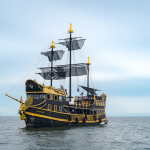 One day trip : ล่องเรือโจรสลัด Lord Black Pearl เกาะสาก-เกาะล้าน+กิจกรรม+อาหาร 1 มื้อ+รถรับส่ง , พัทยา (จอย)