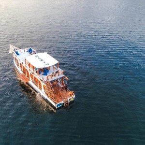 ทริปล่องเรือไม้ เหมาลำ Maryn Voyage ชมพระอาทิตย์ตก รอบเกาะหลีเป๊ะ + รถรับ-ส่ง