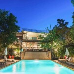 Meena Villa (มีนา วิลล่า) รวมอาหารเช้า นครนายก