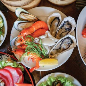 บุฟเฟต์ Friday Dinner or Sunday Brunch BBQ Buffet ที่ ห้องอาหารเดอะสแควร์ โรงแรมโนโวเทล กรุงเทพ บางนา, 2 ท่าน