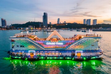 Ocean Sky Pattaya, buffet on a boat in the middle of the sea in Pattaya with a special show for 1 person, Pattaya
