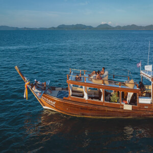 One Day Trip ทัวร์ 7 เกาะชมพระอาทิตย์ตก เรือหางยาว + อาหารริมชายหาด + รถรับ-ส่ง, กระบี่