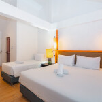 พูลวิลล่าพัทยา : DOJO POOL VILLA บ้าน 9 ห้องนอนติดทะเล สำหรับ 15-30 ท่าน