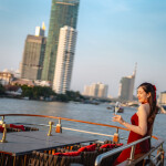 ดินเนอร์บนเรือยอร์ชล่องแม่น้ำเจ้าพระยา Pruek Cruise สำหรับ 1 ท่าน (จอยทริป)