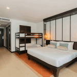 Ravindra Beach Resort and Spa (ราวินทรา บีช รีสอร์ท แอนด์ สปา) ห้อง Deluxe Family Room  2 ท่าน, พัทยา
