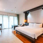 Ravindra Beach Resort and Spa (ราวินทรา บีช รีสอร์ท แอนด์ สปา) ห้อง Deluxe Room 2 ท่าน ,พัทยา