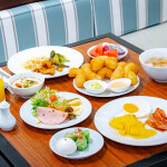 Ravindra Beach Resort and Spa (ราวินทรา บีช รีสอร์ท แอนด์ สปา) ห้อง Deluxe Room 2 ท่าน ,พัทยา