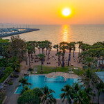 Ravindra Beach Resort and Spa (ราวินทรา บีช รีสอร์ท แอนด์ สปา) ห้อง Deluxe Room 2 ท่าน ,พัทยา