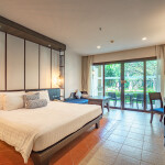 Ravindra Beach Resort and Spa (ราวินทรา บีช รีสอร์ท แอนด์ สปา) Package A ห้อง Superior with Picnic Set 2 ท่าน ,พัทยา