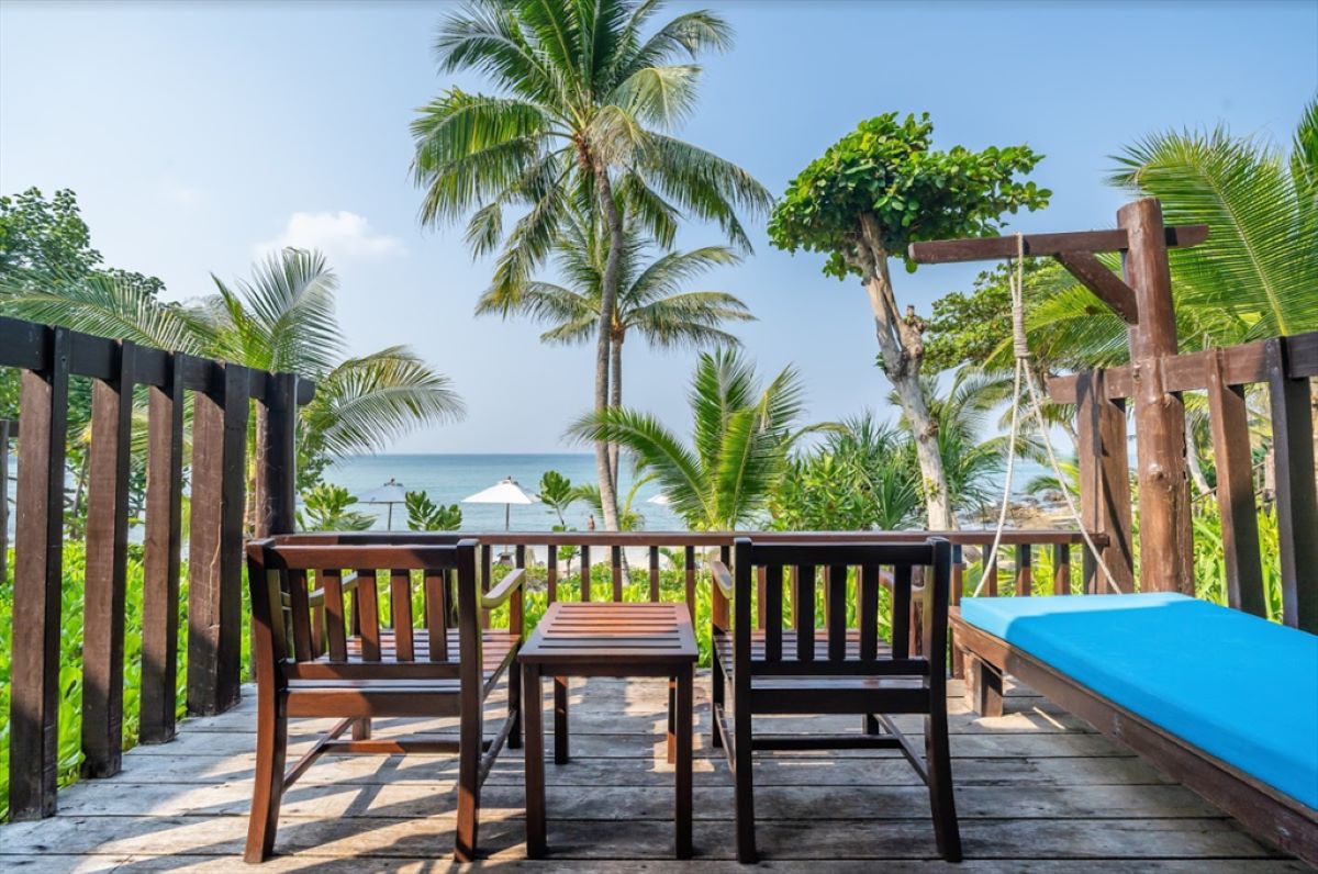 AO PRAO RESORT (อ่าวพร้าว รีสอร์ท) + เรือเร็วรับส่งไป-กลับ , เกาะเสม็ด
