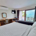 Samed Seaside Resort (เสม็ด ซีไซด์ รีสอร์ท) ห้อง เตียงใหญ่พร้อมวิวทะเล 2 ท่าน เกาะเสม็ด