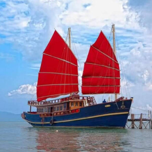 Sunset Dinner Cruise : ทริปล่องเรือใบดินเนอร์ ชมพระอาทิตย์ตก (จอยกรุ๊ป) สำหรับ 1 ท่าน, เกาะสมุย