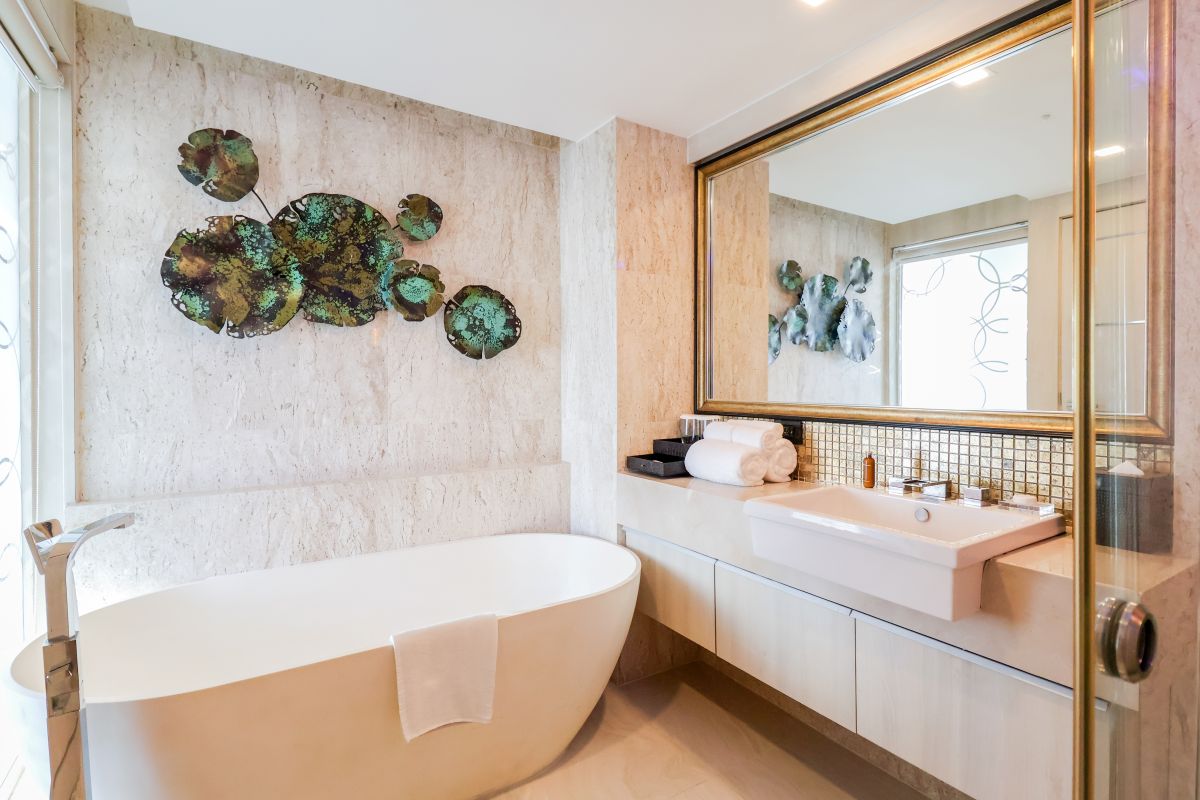 The Sanctuary Resort Pattaya (เดอะ แซงชัวรี่ รีสอร์ท พัทยา, บีดับเบิลยู ซิกเนเจอร์ คอลเลคชั่น) ห้อง Junior Suite 2 ท่าน, พัทยา