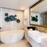 The Sanctuary Resort Pattaya (เดอะ แซงชัวรี่ รีสอร์ท พัทยา, บี ดับเบิลยู คอลเลคชั่น) ห้อง Premium Junior Suite 2 ท่าน , พัทยา
