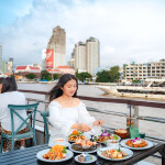 Twilight White Orchid River Cruise : บุฟเฟ่ต์ดินเนอร์บนเรือหรูล่องแม่น้ำเจ้าพระยา สำหรับผู้ใหญ่ 1 ท่าน