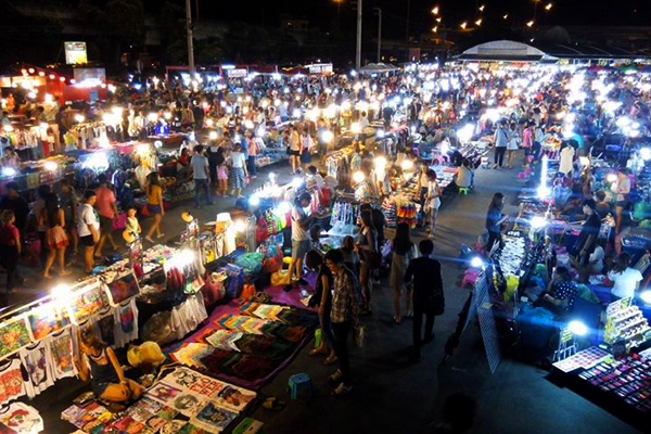 ตลาดนัดเลียบด่วน รามอินทรา : Liab Duan Night Market at Ram Inthra