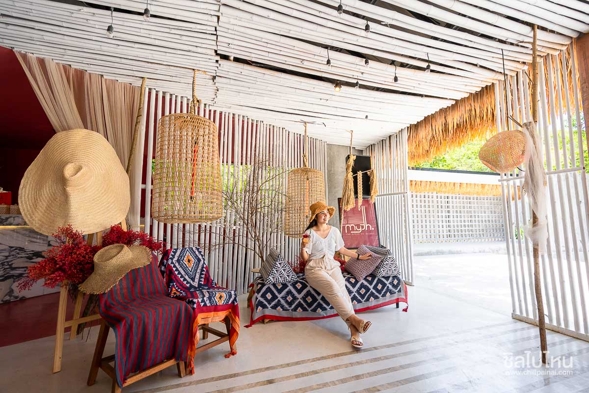 Myth Koh Larn Resort Bar & Bistro - ที่พักเกาะล้าน