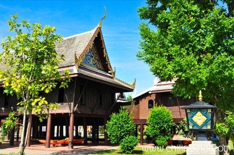 วัดภุมรินทร์กุฎีทอง (Pumrinkutitong temple) สมุทรสงคราม