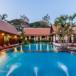 Legendha Sukhothai (เลเจนด้า สุโขทัย) : ห้อง Deluxe Balcony พร้อมอาหารเช้า 2 ท่าน, สุโขทัย