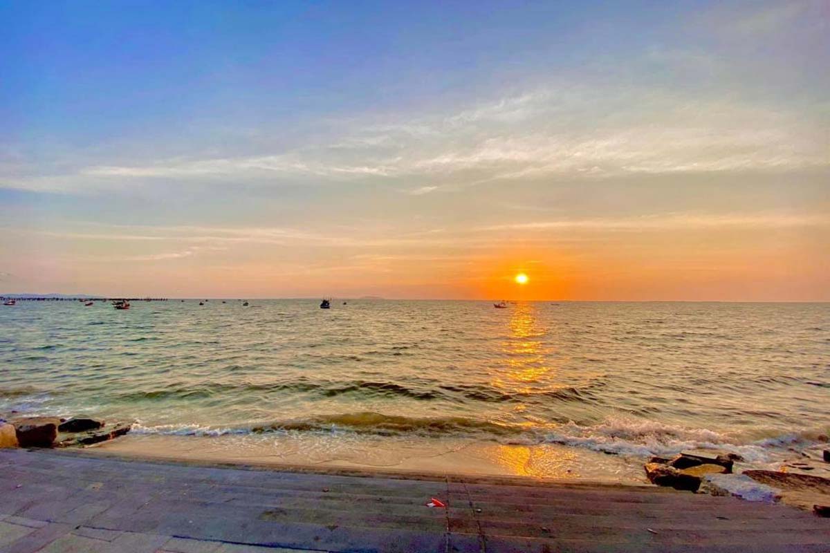The Sunset Bangsaen ติดทะเล