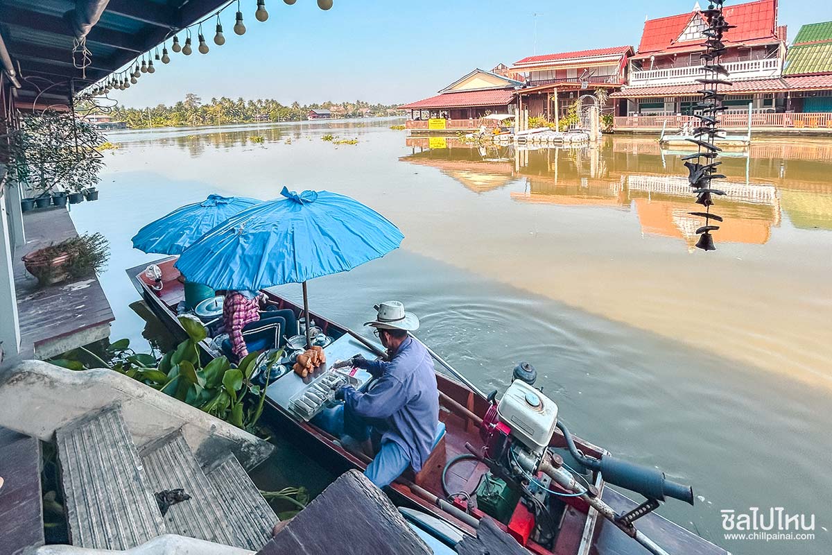 ทริปพาแม่เที่ยวอัมพวา 2 วัน 1 คืน ไหว้พระทำบุญ เดินตลาด ช้อปของฝากที่ดอนหอยหลอด