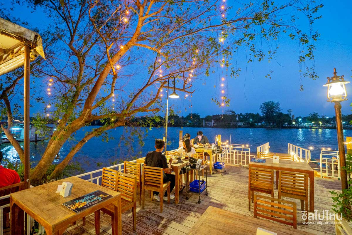 10 ร้านริมน้ำอัมพวา อาหารอร่อย บรรยากาศสุดชิล เหมาะกับครอบครัว อัปเดตใหม่ 2568