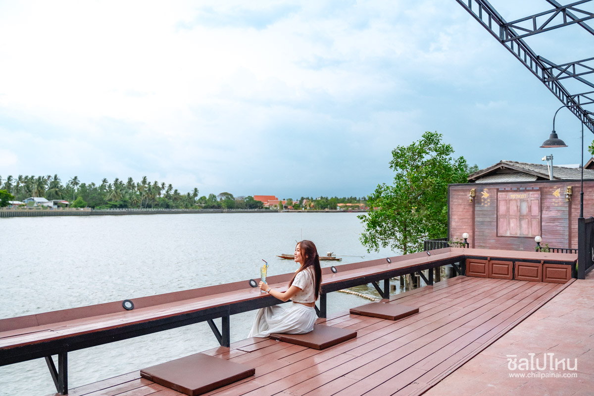 10 ร้านริมน้ำอัมพวา อาหารอร่อย บรรยากาศสุดชิล เหมาะกับครอบครัว อัปเดตใหม่ 2568