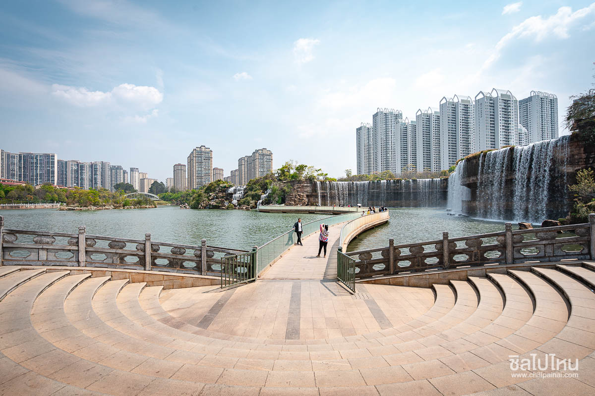Kunming_Waterfall_Park_15
