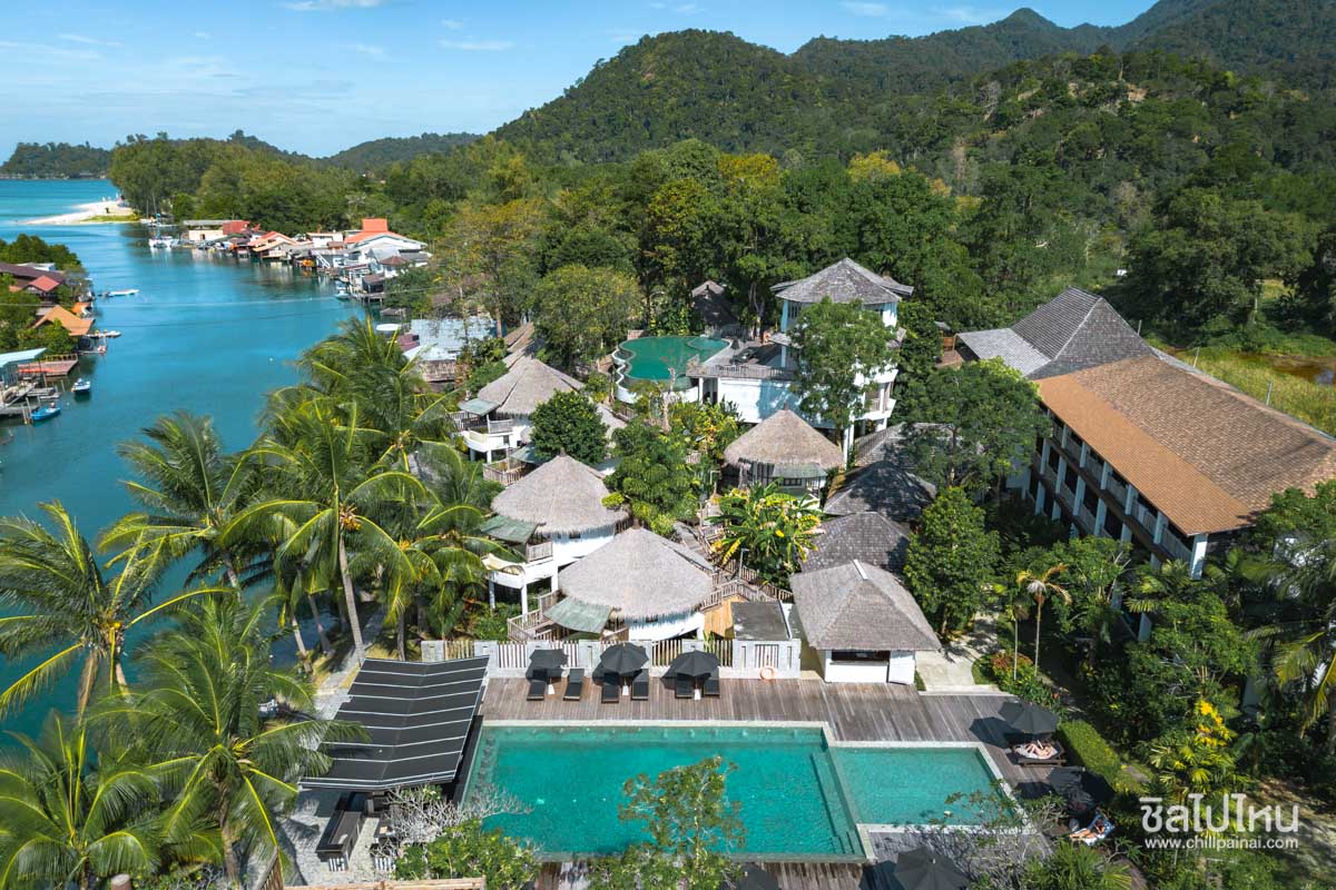 รีวิว แพ็คเกจเกาะช้าง 3 วัน 2 คืน พักที่ AANA Villas Koh Chang + อาหาร 4 มื้อ + ทัวร์ดำน้ำ 4 เกาะ + พายคายัค และล่องเรือชมหิ่งห้อย เริ่มต้นคนละ 2,690 บาท/ท่าน