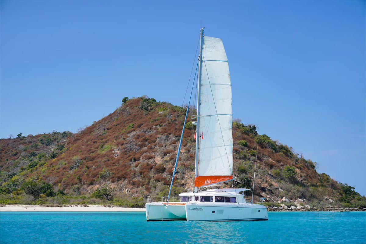 8 ทริปล่องเรือยอร์ชพัทยาแบบเหมาลำ ปาร์ตี้สุดไพรเวต ราคาเริ่มต้น 13,900 บาท/ลำ