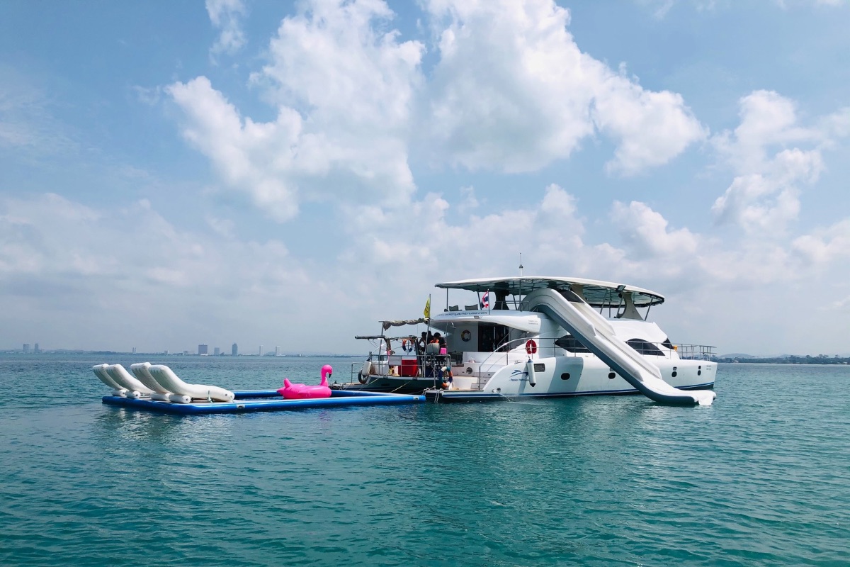 8 ทริปล่องเรือยอร์ชพัทยาแบบเหมาลำ ปาร์ตี้สุดไพรเวต ราคาเริ่มต้น 13,900 บาท/ลำ