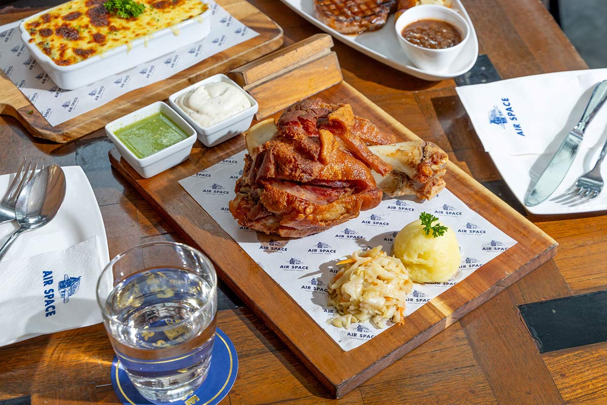 10 ร้านน่านั่งหัวหิน บรรยากาศดี อาหารอร่อย อัปเดตใหม่ 2568