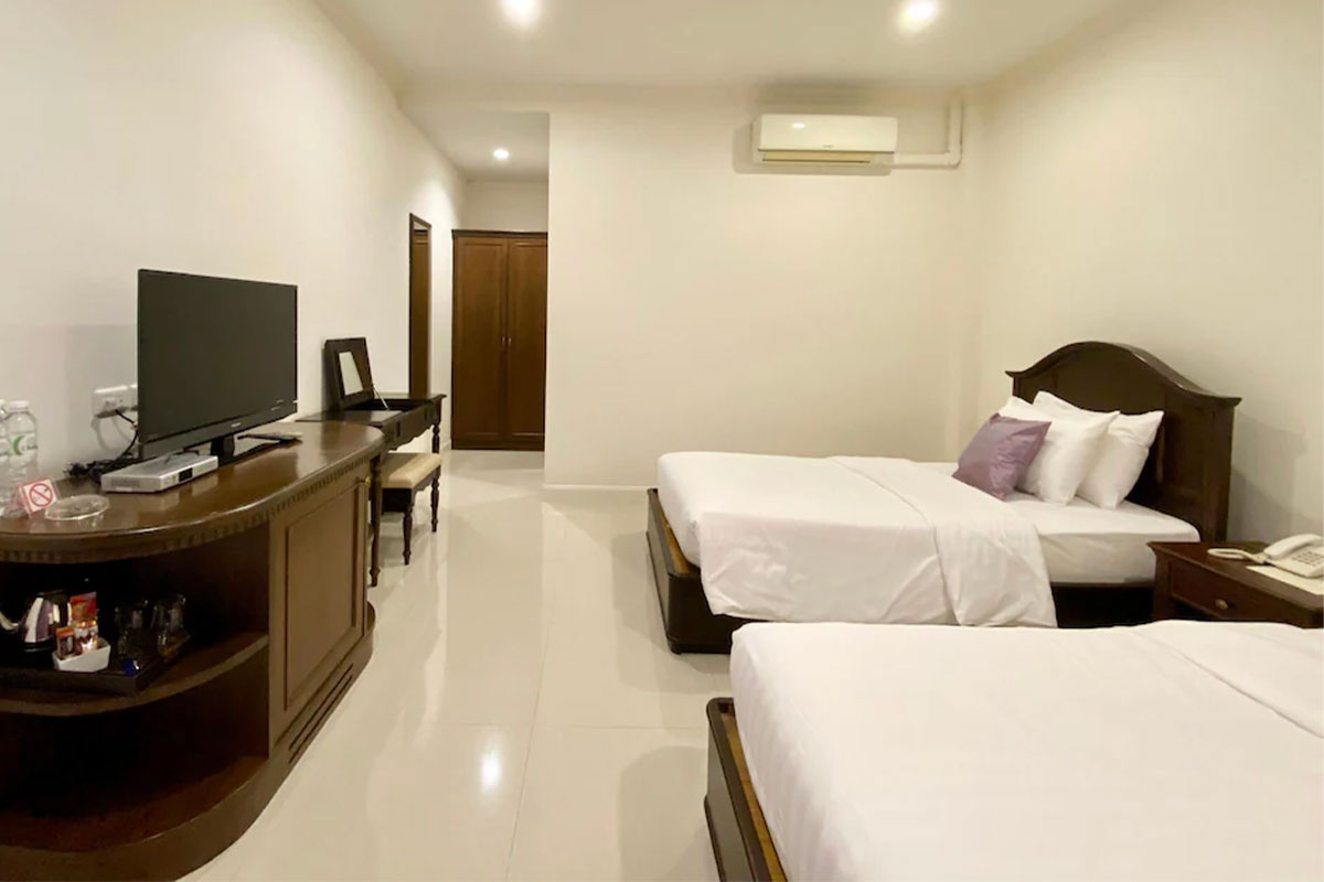 Ruen-Maihom-Riverside-Cottage13-1