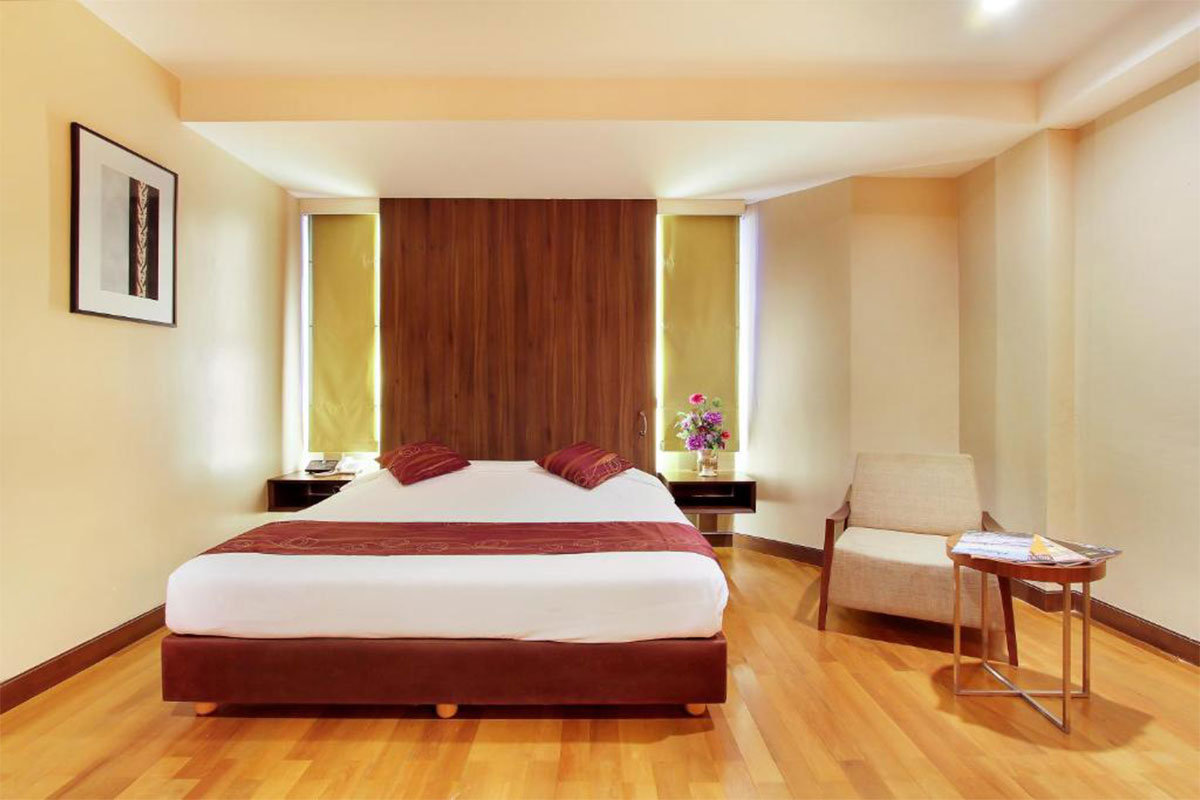 Bally-Suite-Silom-02