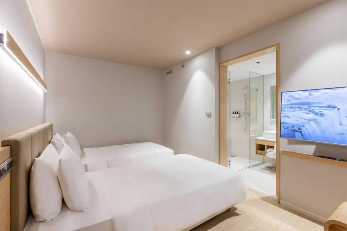 Nishitetsu-Hotel-Croom-Bangkok-Silom-02
