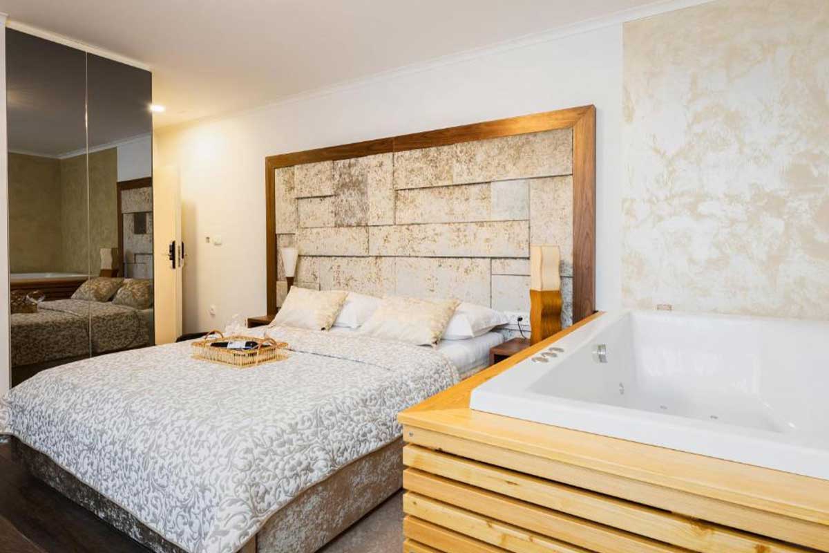 Grand-Lakes-Rooms-2