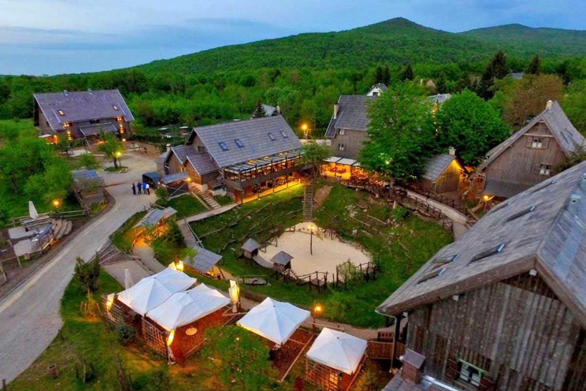 Ethno-Houses-Plitvice-Lakes-Hotel--01