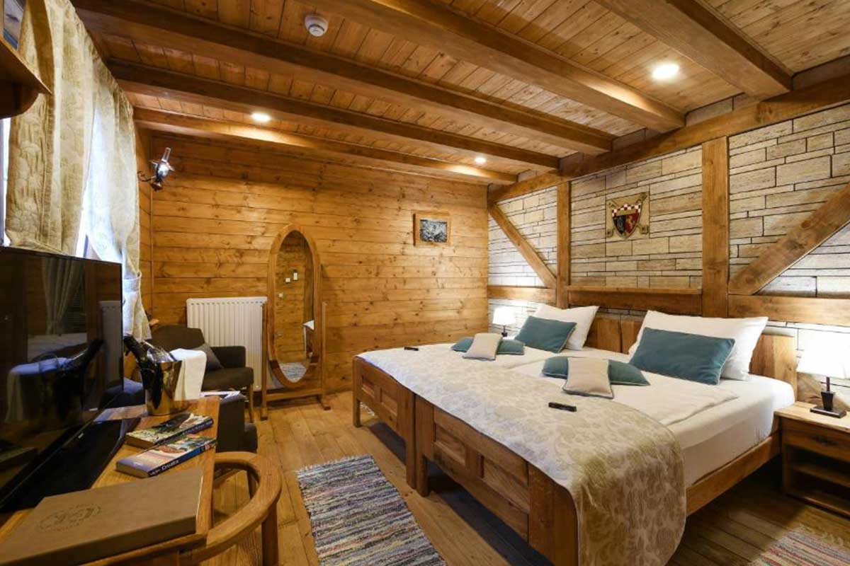 Ethno-Houses-Plitvice-Lakes-Hotel--02