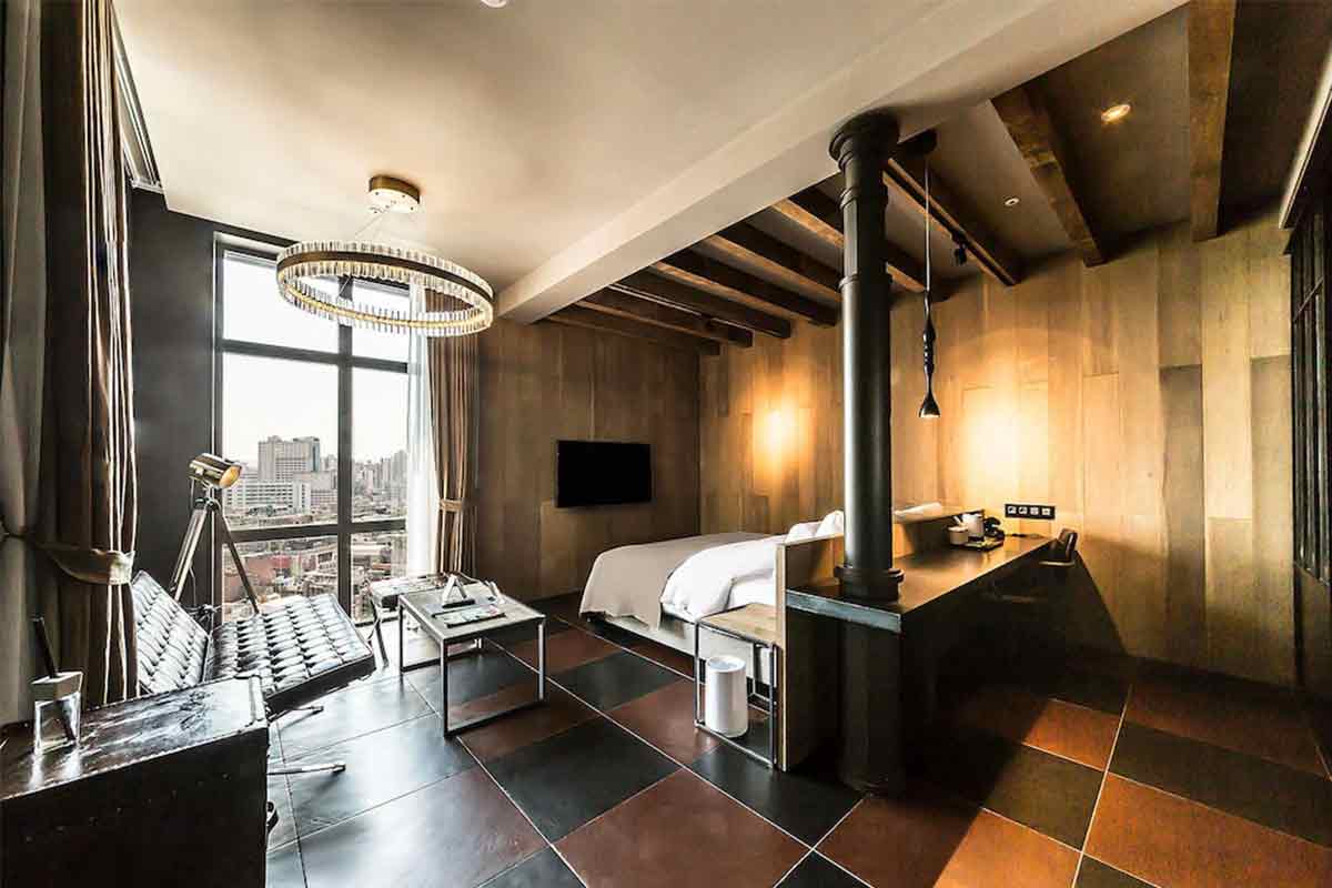 Nine-Brick-Hotel1