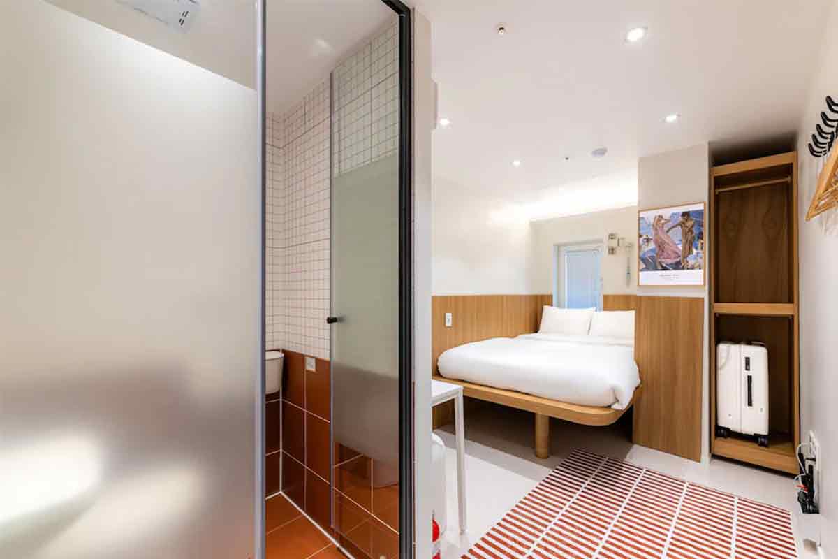 Slow-On-Hostel-Hongdae