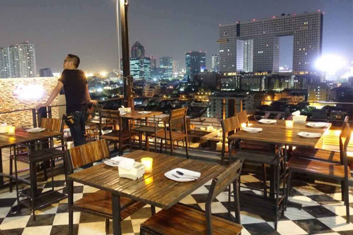 Legend-Roof-Bar
